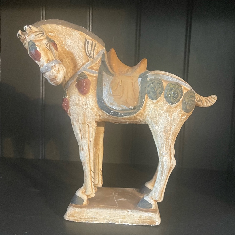 Stunning ancient Chinese war horse Figure